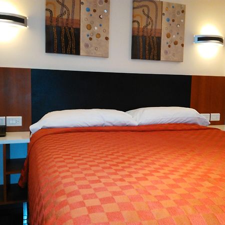 בואנוס איירס Hotel A&B Internacional מראה חיצוני תמונה