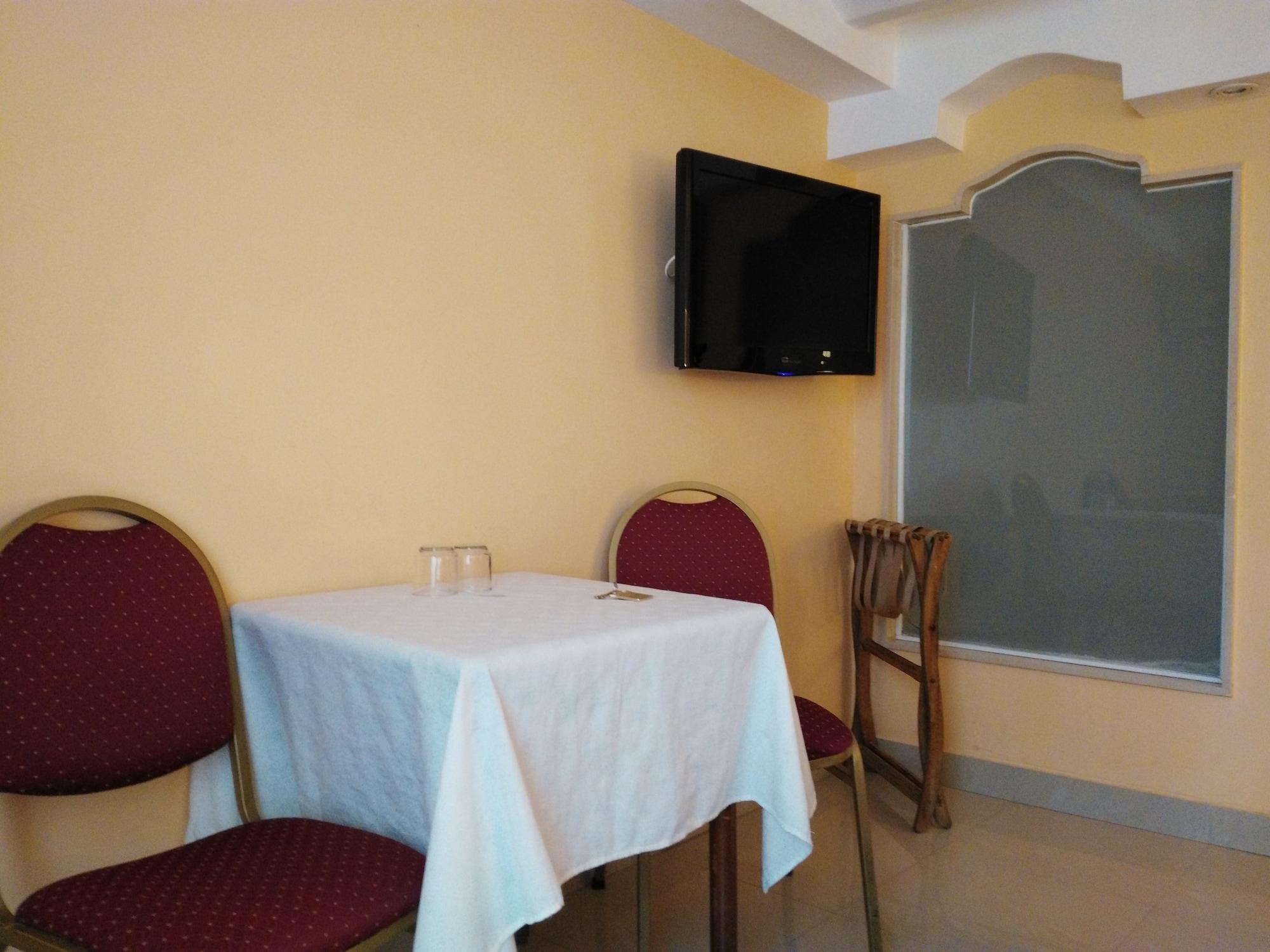 בואנוס איירס Hotel A&B Internacional מראה חיצוני תמונה