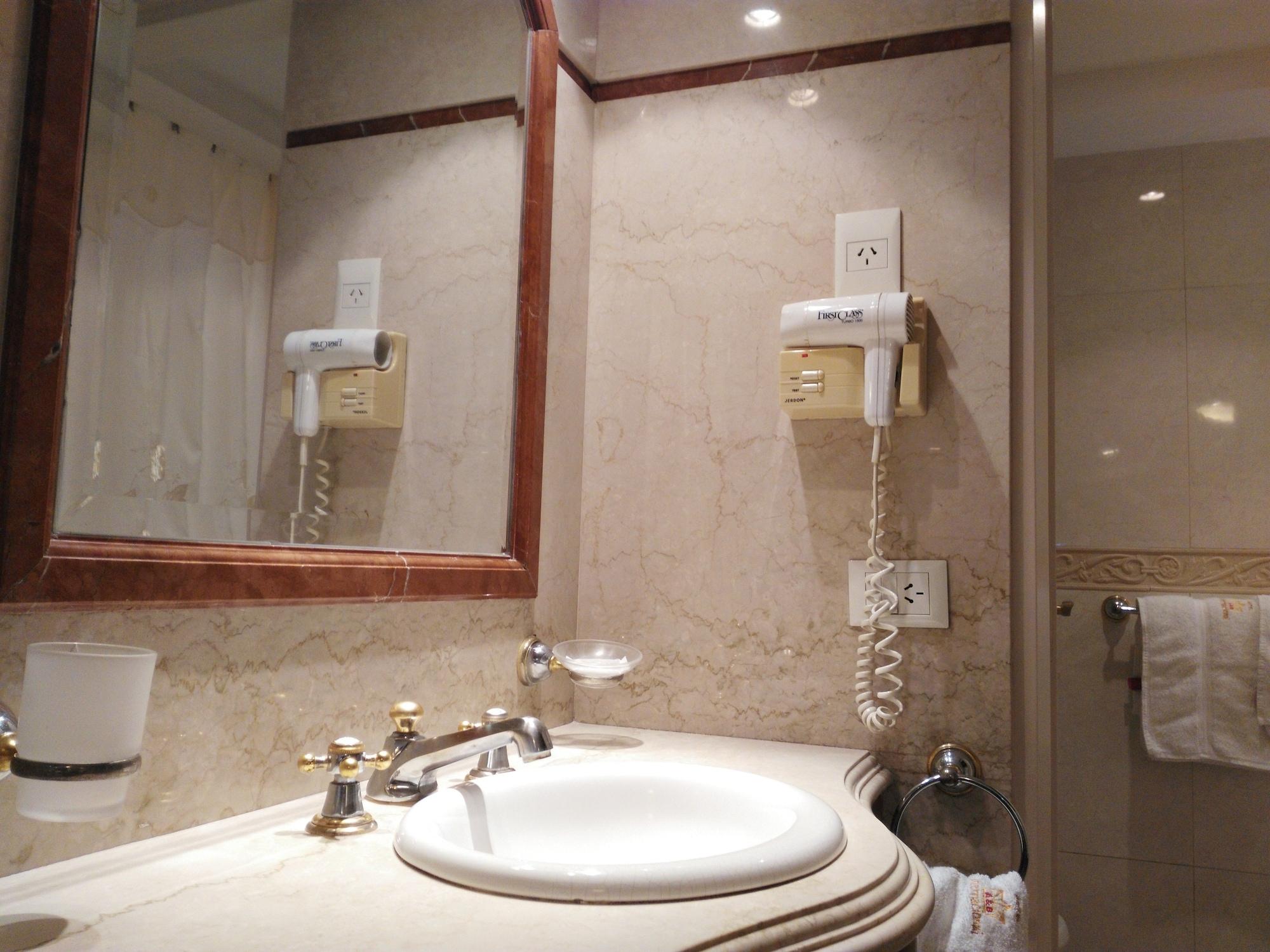בואנוס איירס Hotel A&B Internacional מראה חיצוני תמונה