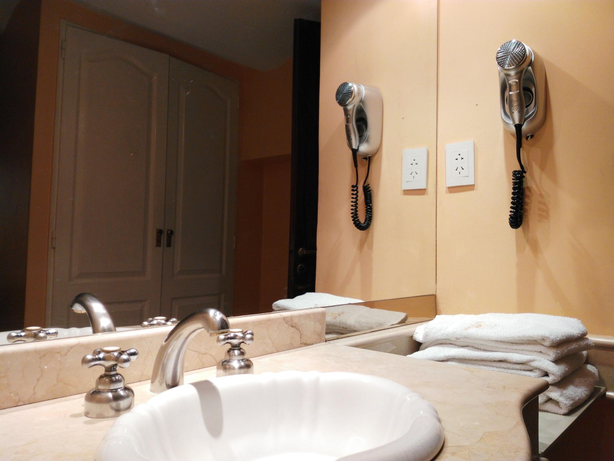 בואנוס איירס Hotel A&B Internacional מראה חיצוני תמונה