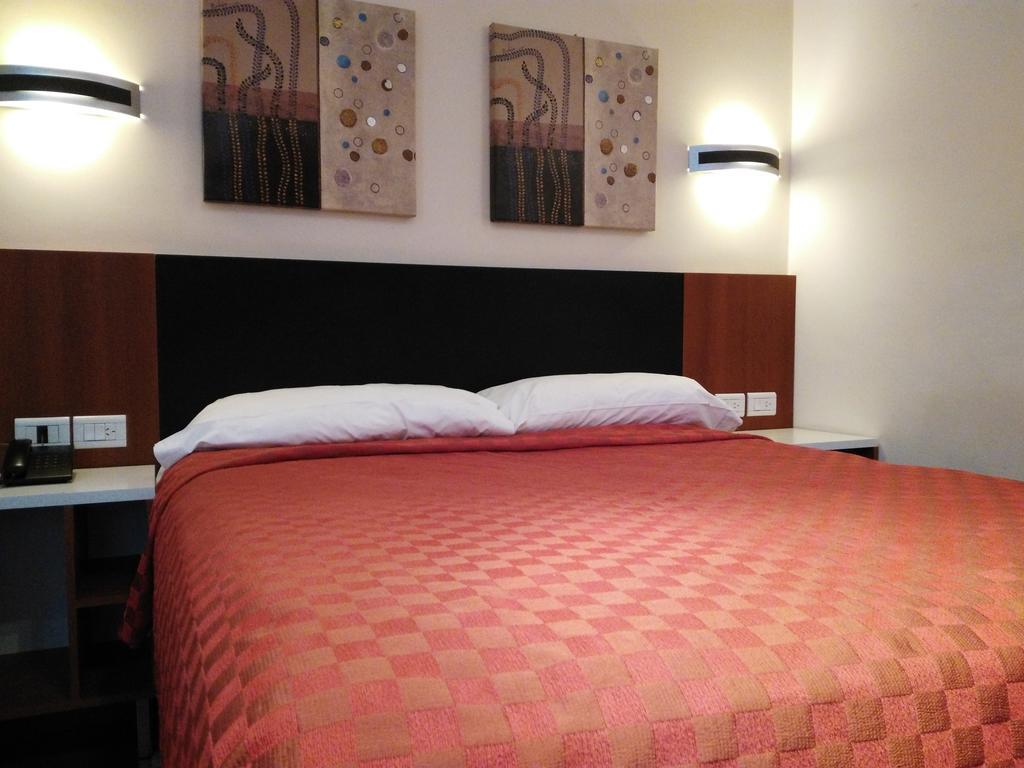 בואנוס איירס Hotel A&B Internacional מראה חיצוני תמונה