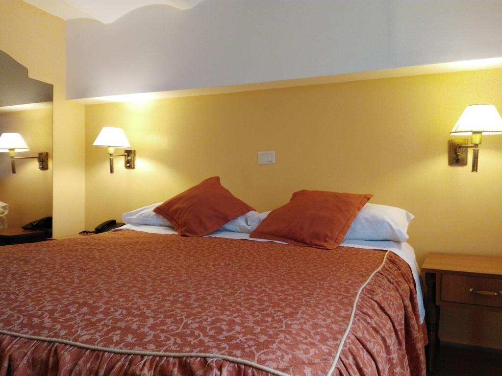 בואנוס איירס Hotel A&B Internacional מראה חיצוני תמונה